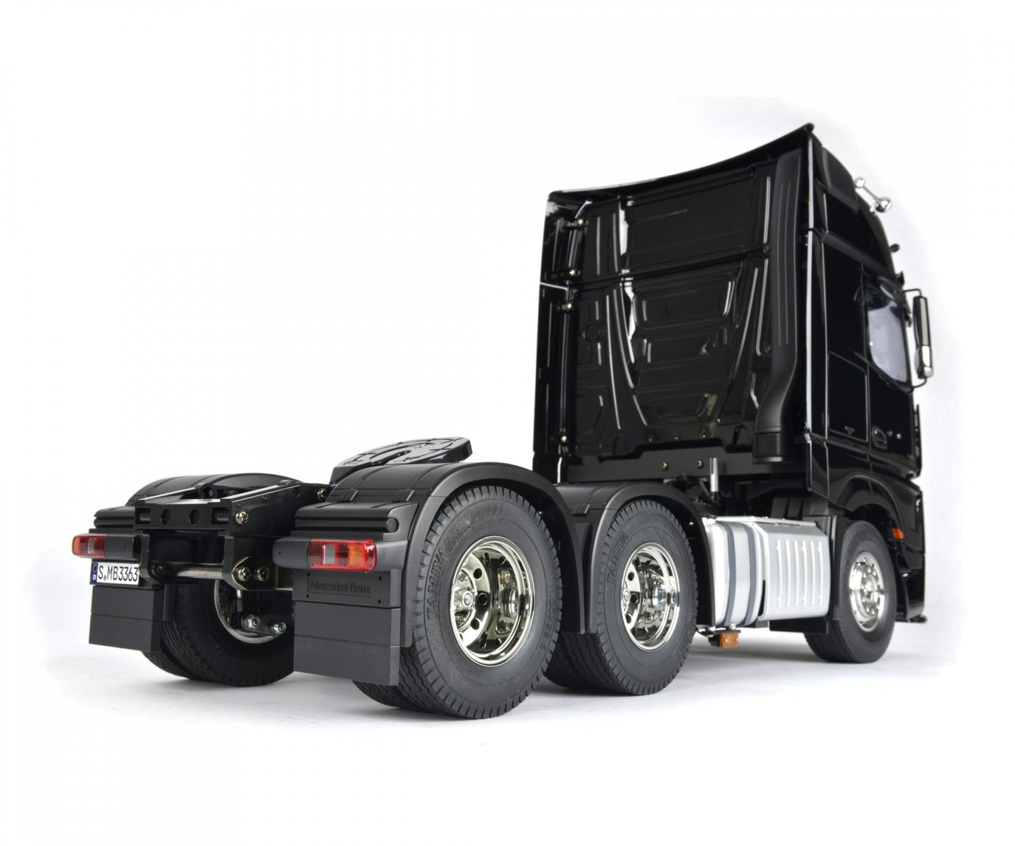 Tamiya 1/14 Tractor Trucks Mercedes Benz Actros 3363 6x4 GigaSpace EP